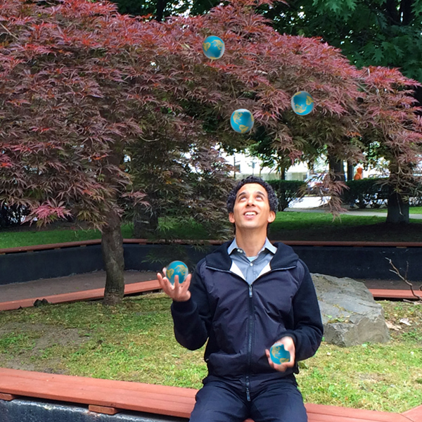 nick juggling 5 earth balls